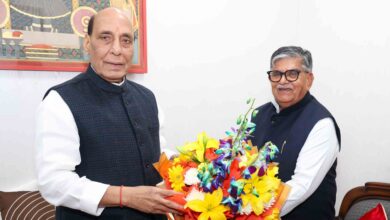 Governor Meets Union Defence Minister