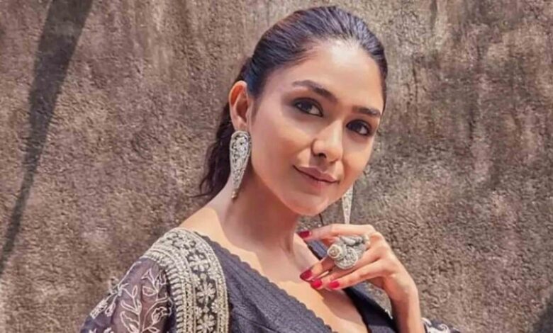 Mrunal Thakur 1