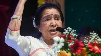 Renowned singer Asha Bhosle