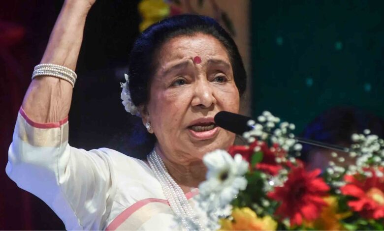 Renowned singer Asha Bhosle