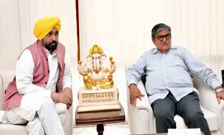 CM Bhagwant Mann Meets Governor