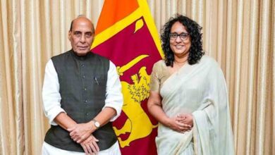 Defence Minister Meets Sri Lankan PM